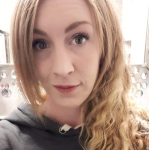 Meet your Posher, Leigh